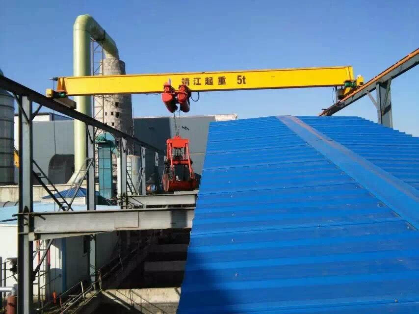 使用垃圾抓斗应当避免杂质混入零部件 使用垃圾抓斗应当避免杂质混入零部件