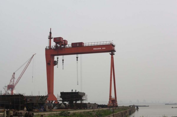 靖起箱型梁门式ag九游会j9集团机优势 靖起箱型梁门式ag九游会j9集团机优势