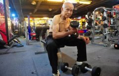 94岁的爷爷仍在坚持! 94岁的爷爷仍在坚持!