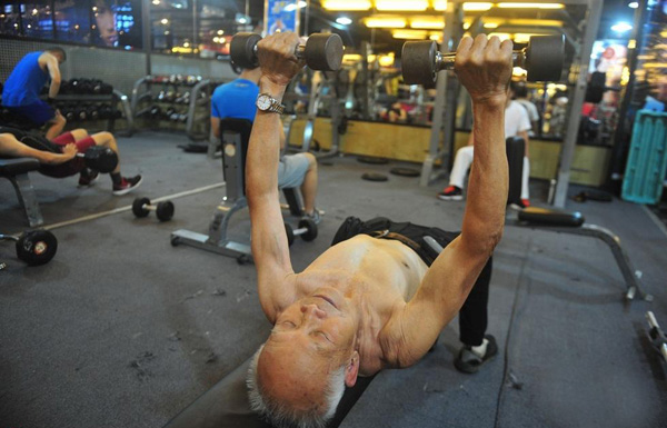 94岁健身爷爷爆红!他还在运动,你有什么理由偷懒 94岁健身爷爷爆红!他还在运动,你有什么理由偷懒