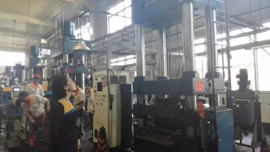 液压导轨链条式升降机电路系统安全性须知 液压导轨链条式升降机电路系统安全性须知