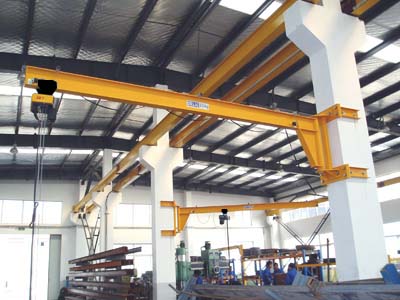 使用悬臂吊-安全很重要【靖江ag九游会j9集团】 使用悬臂吊-安全很重要【靖江ag九游会j9集团】