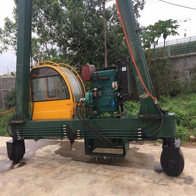 轻量化轮胎式集装箱ag九游会j9集团机设计特点